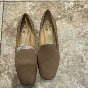 Naturalized emiline oatmeal color loafers